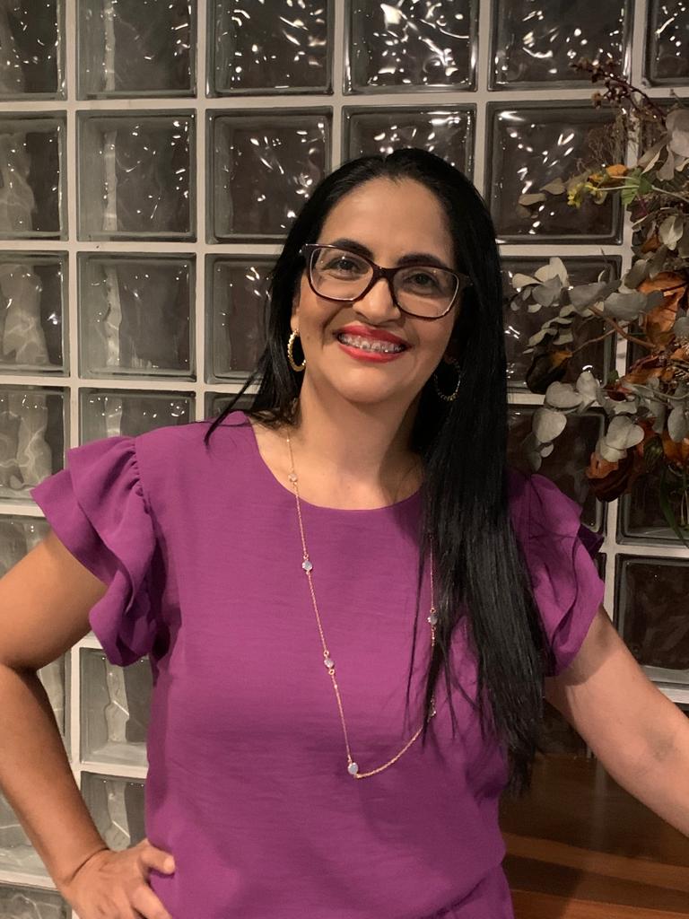Ana Flavia Fernandes, Administrativo